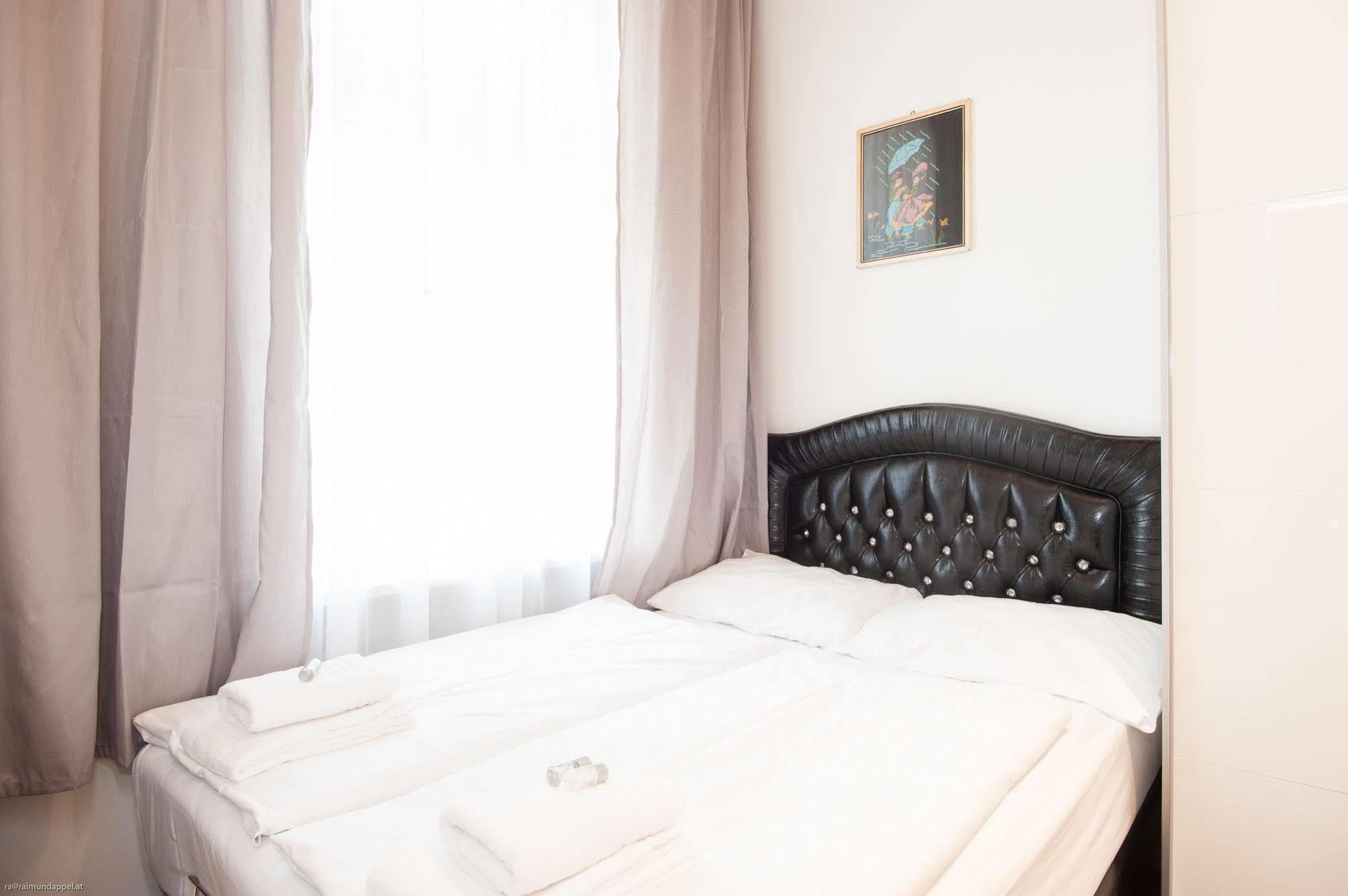 Royal Resort Apartments Urania เวียนนา ภายนอก รูปภาพ